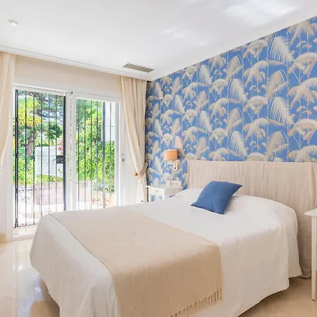 Elviria Playa White Pearl Apartment Marbella